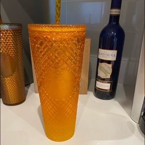 Brand new venti Starbucks cup